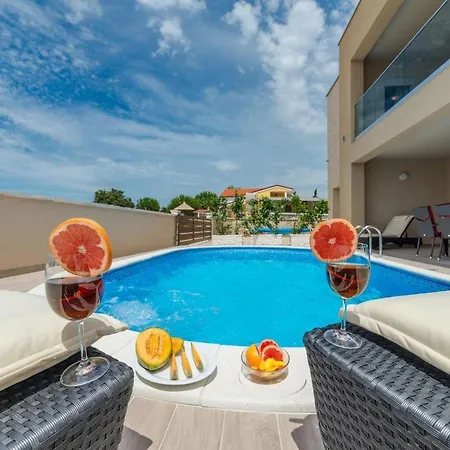 Marinella With Swimming Pool 아파트