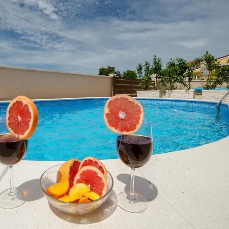 Marinella With Swimming Pool * 비르