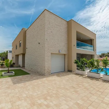 Marinella With Swimming Pool *