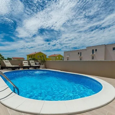 Appartamento Marinella With Swimming Pool