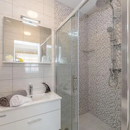 Appartamento Marinella With Swimming Pool Vir